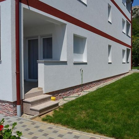 Apartments Susec Baska  Bagian luar foto